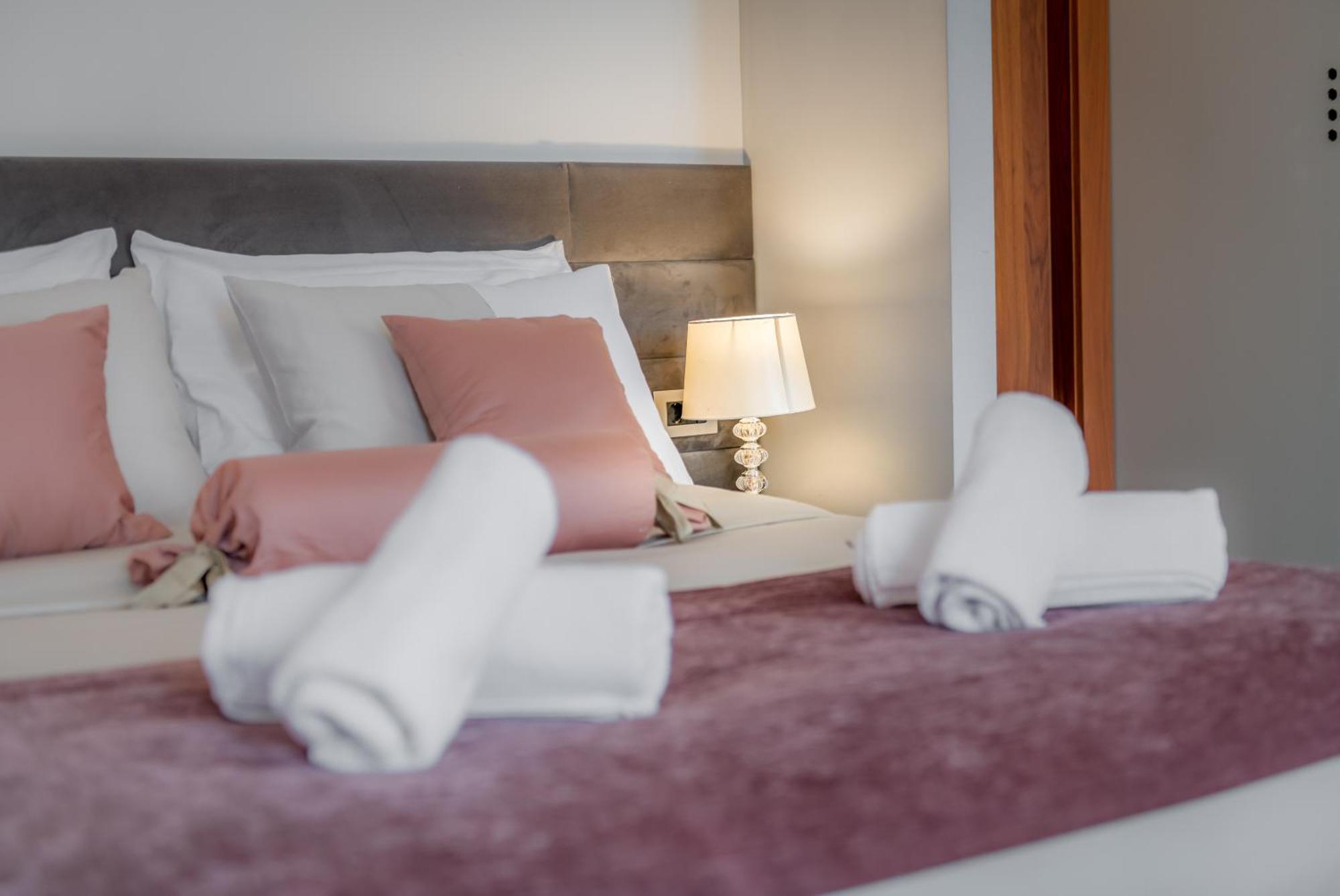Starlight Luxury Suites 스플리트 외부 사진